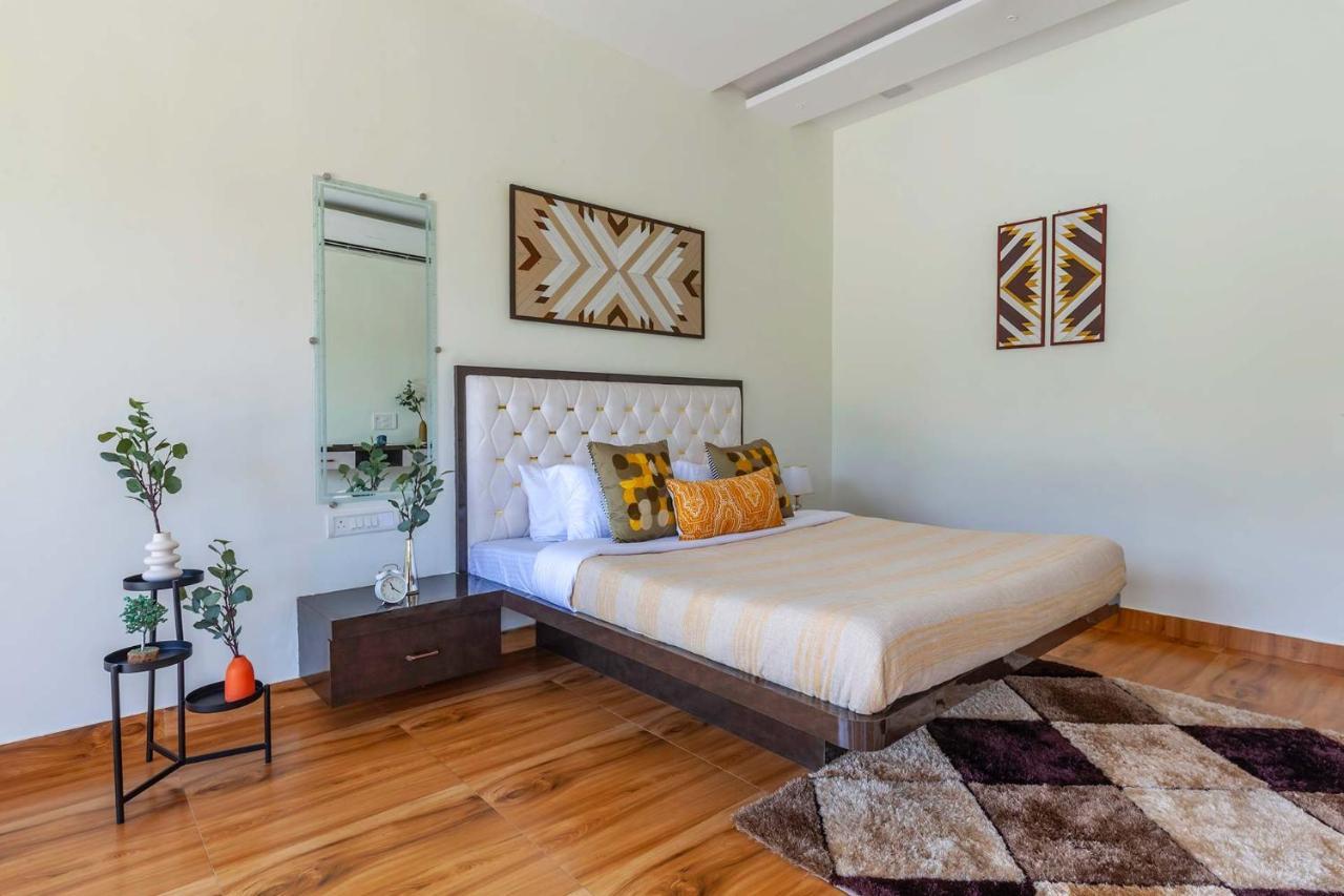 Natures Odyssey By Stayvista - Amidst Lush Greenery With Outdoor Pool And Indoor Activities Chinchavli Exterior photo